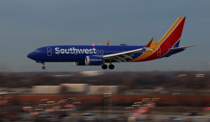 Southwest beats earnings estimates, forecasts record revenue for current quarter